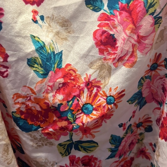 Floral crop top - open back - Picture 5 of 5